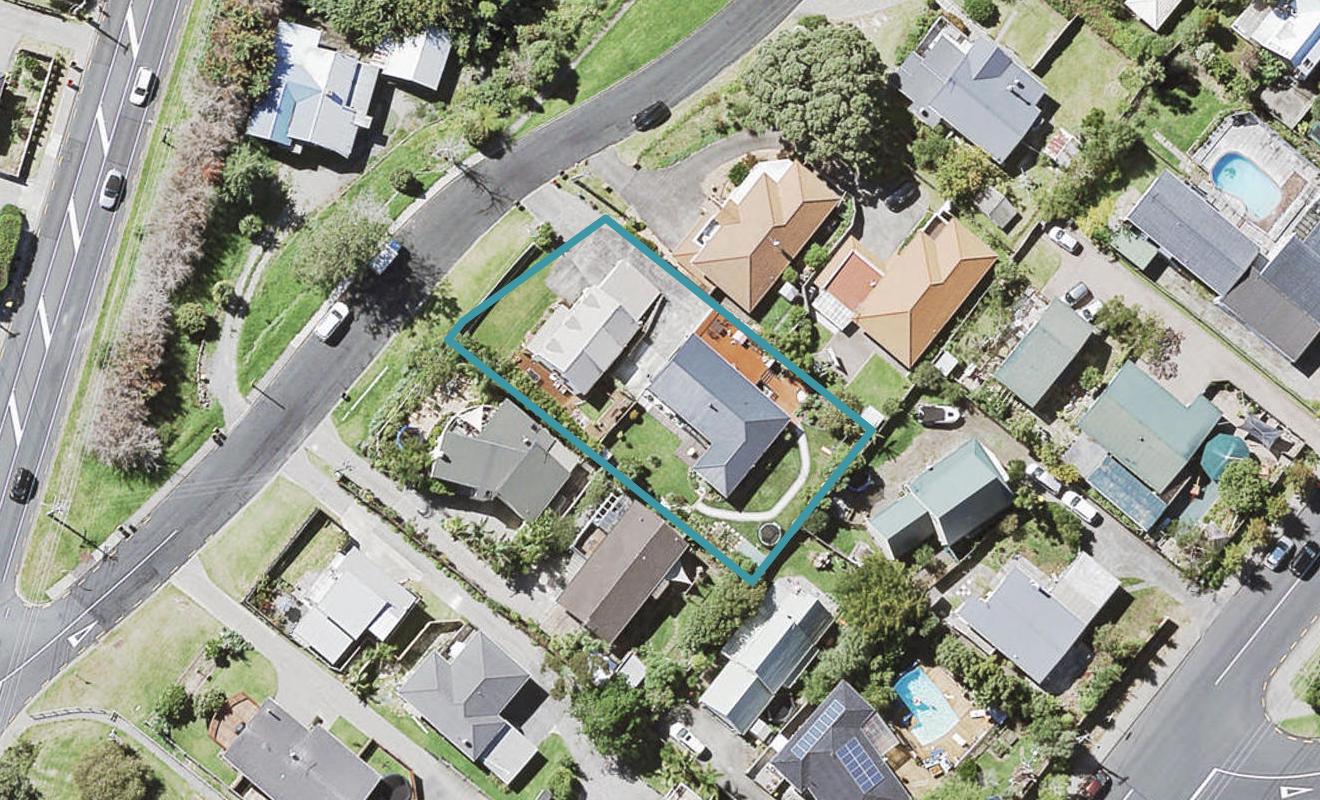 2/26 Philson Terrace, Browns Bay, Auckland - Carousel 1