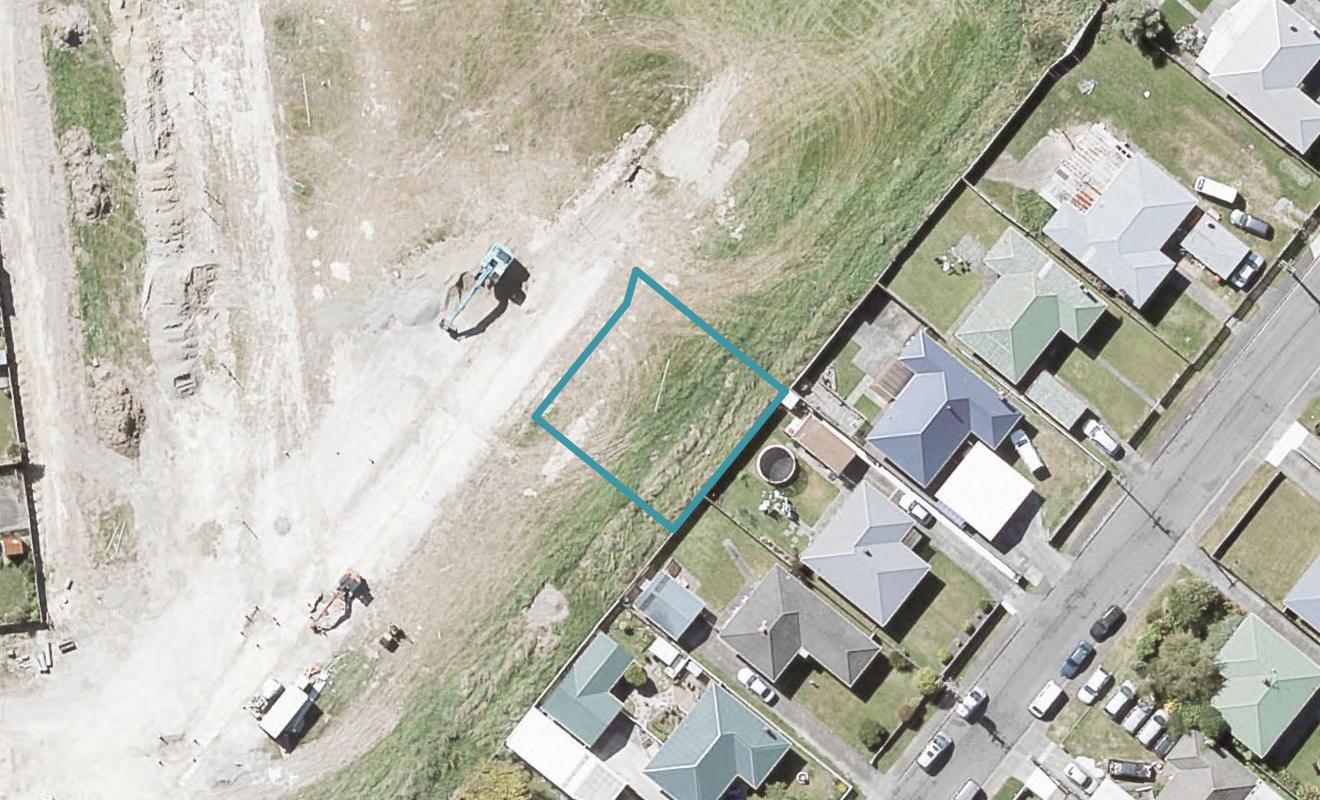 35 Henrietta Maxwell Grove, Wainuiomata, Lower Hutt - Carousel 1