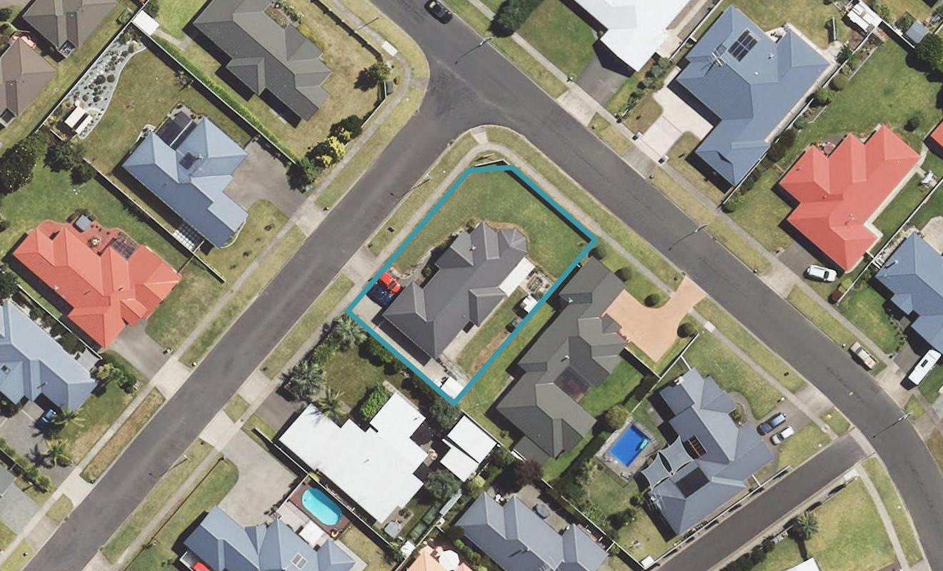 2 Roger Street, Lytton West, Gisborne - Carousel 1