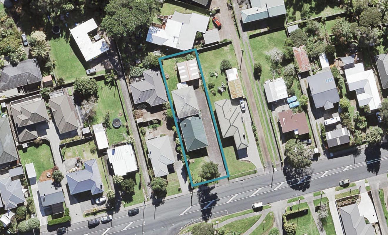 55 Godley Road, Green Bay, Auckland - Carousel 1