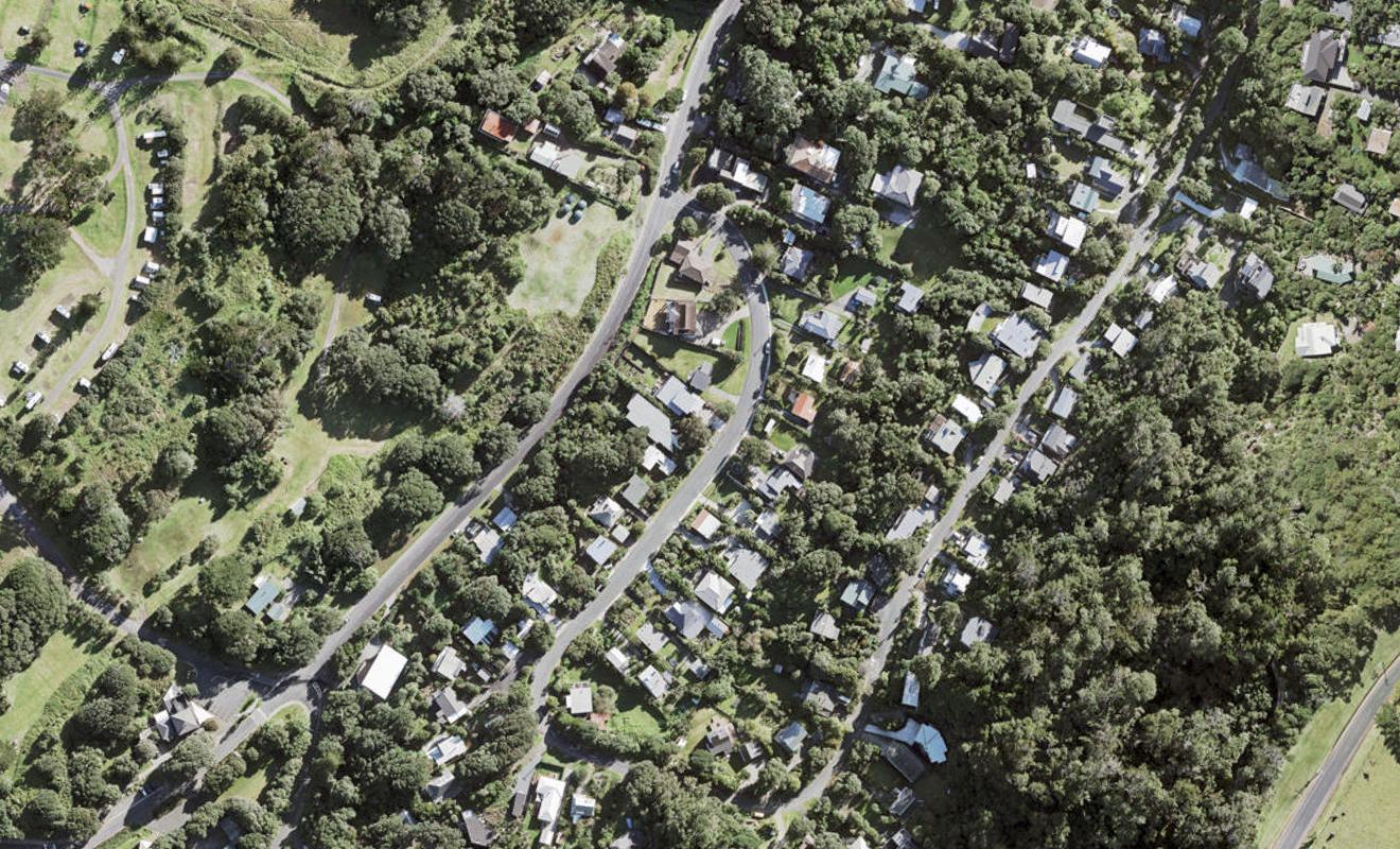 7 Domain Crescent, Waimauku - Carousel 1