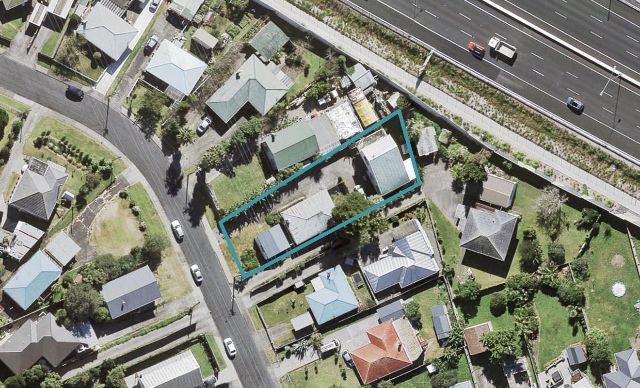 9 Marewa Street, Te Atatu South, Auckland - Carousel 1