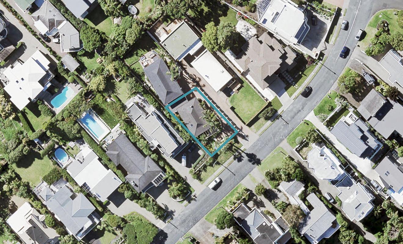 18A Churchill Road, Murrays Bay, Auckland - Carousel 1