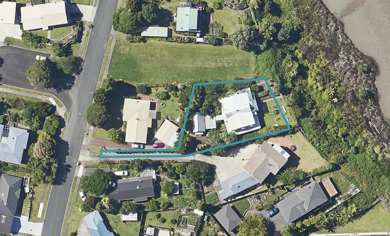 18 Pohutukawa Drive, Athenree, Katikati - Carousel 1