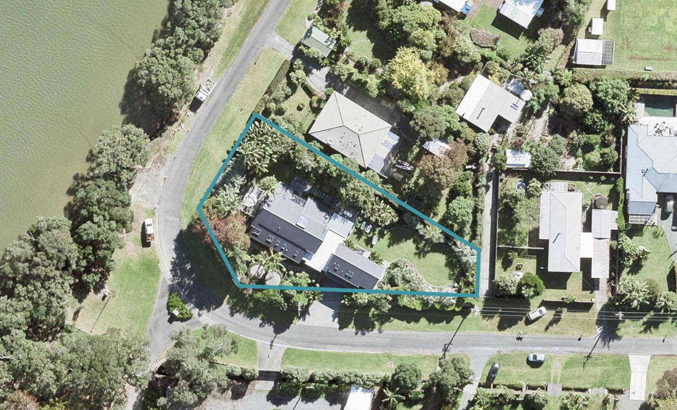 11 Riverside Drive, Warkworth - Carousel 1