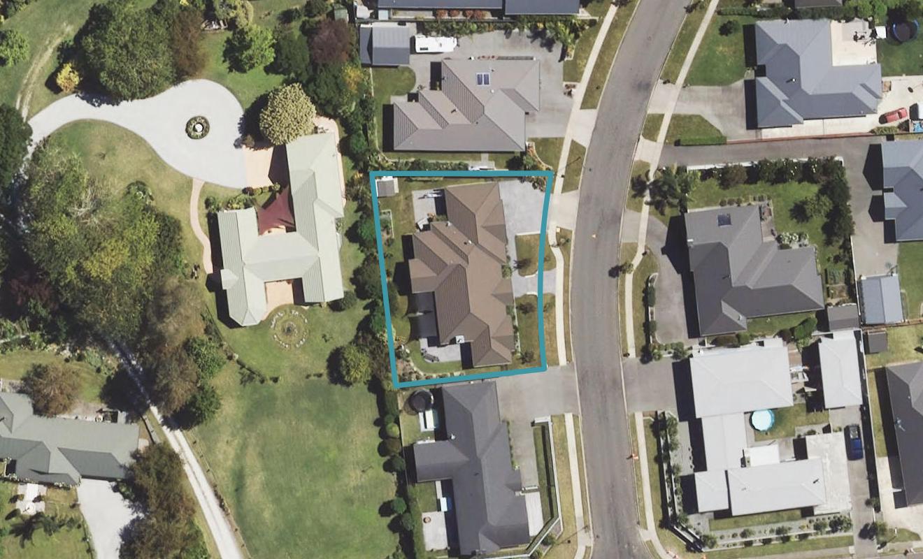 4 Charteris Rise, Riverdale, Gisborne - Carousel 1
