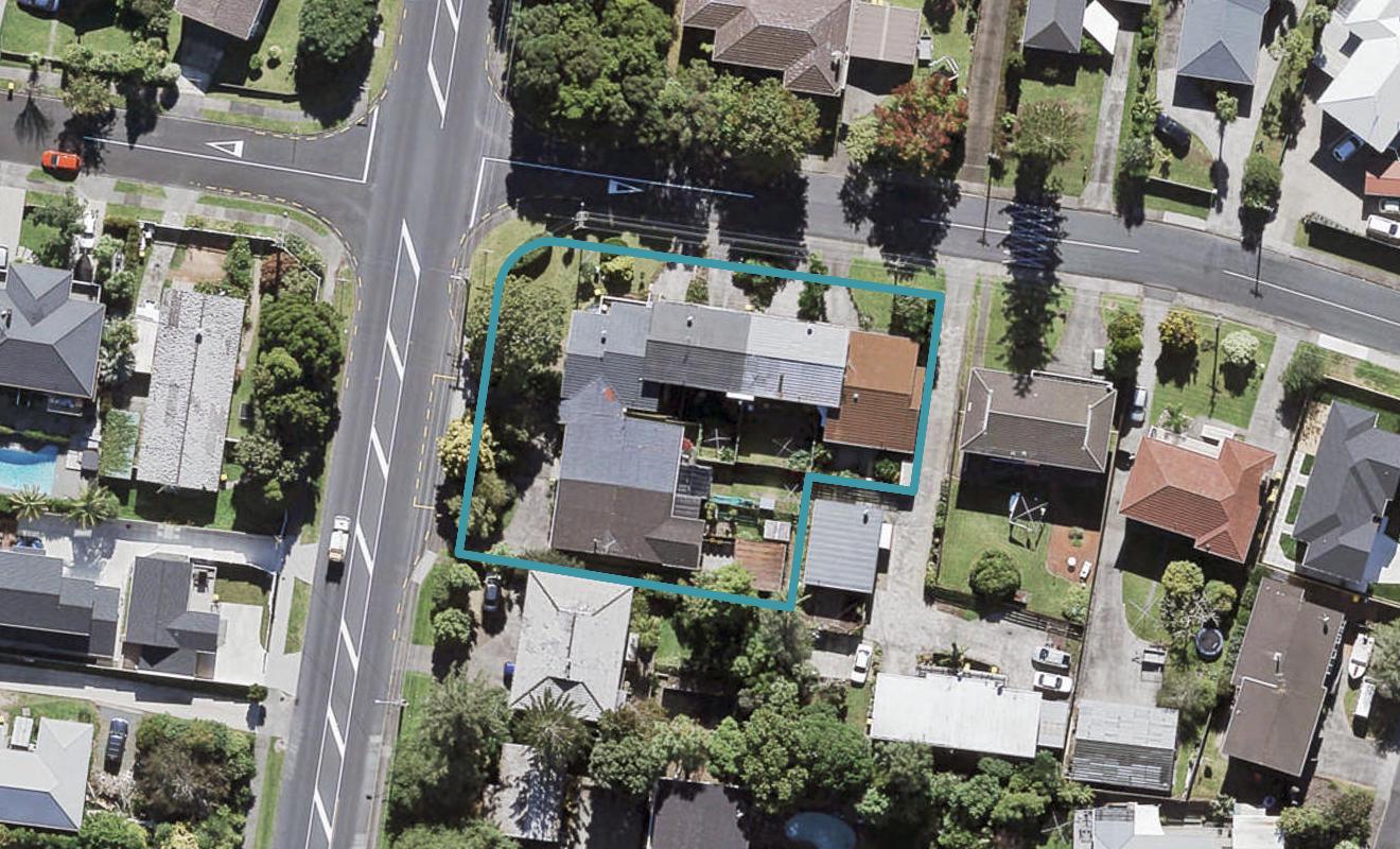 97 Te Atatu Road, Te Atatu South, Auckland - Carousel 1