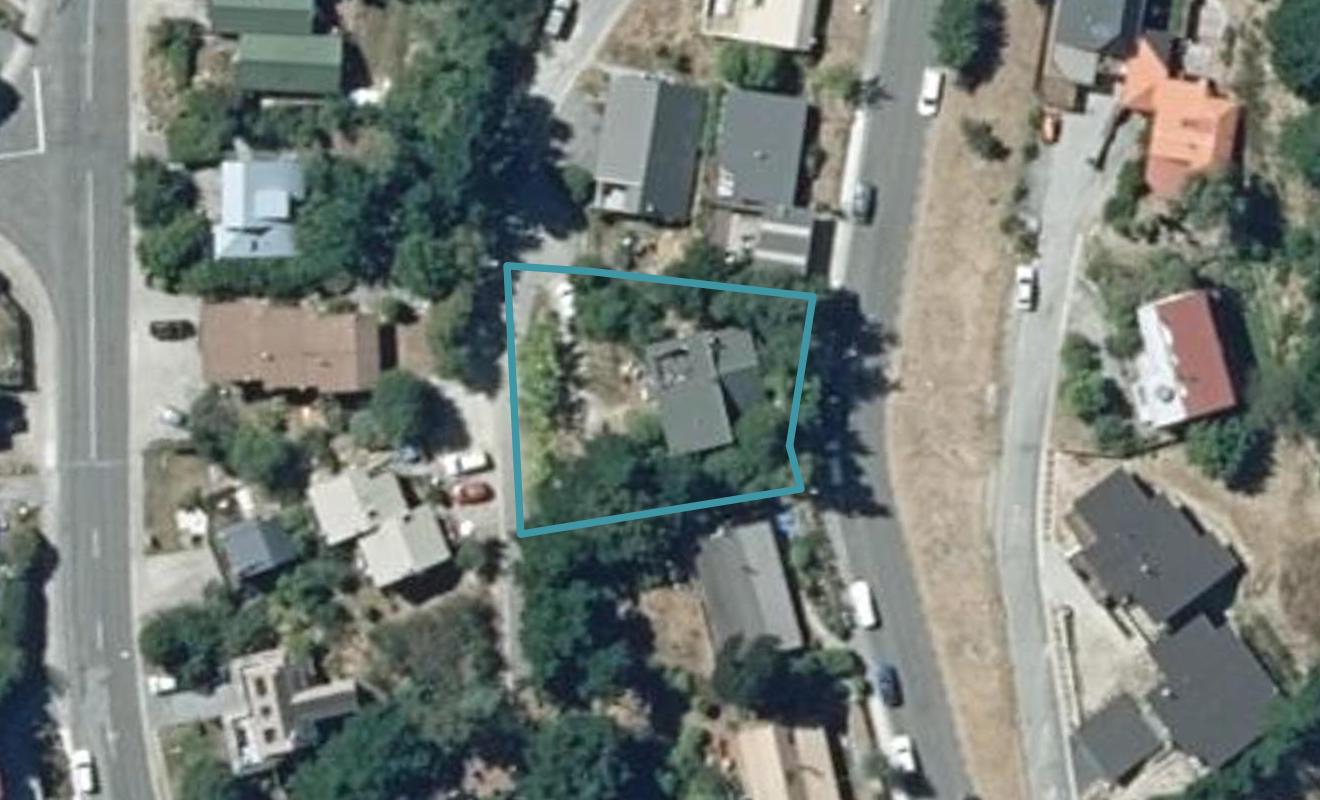 16 MacKinnon Terrace, Sunshine Bay, Queenstown - Carousel 1