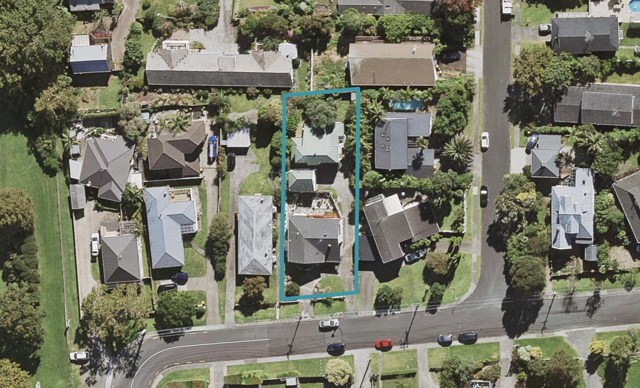 2/52 Gladstone Road, Northcote, Auckland - Carousel 1