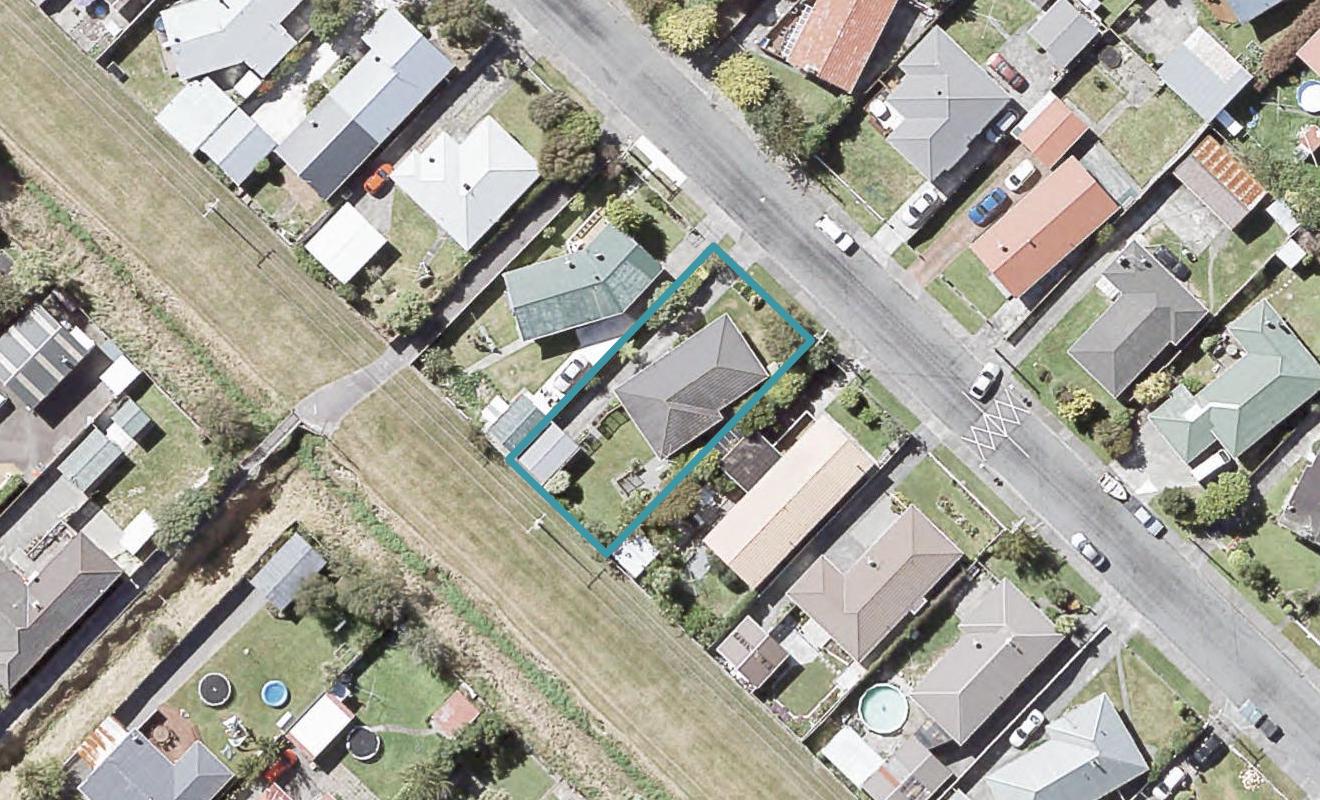 49 Karamu Crescent, Wainuiomata, Lower Hutt - Carousel 1