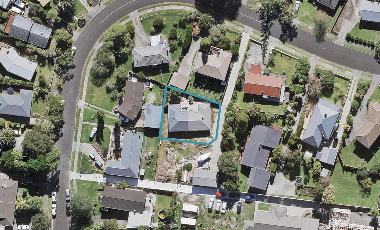 15 Miltonia Avenue, Te Atatu South, Auckland - Carousel 1