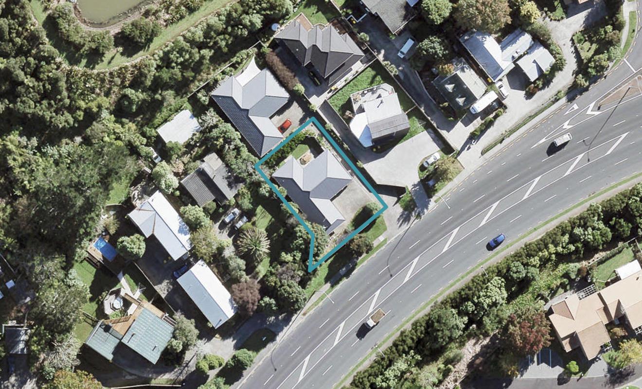 33A Oteha Valley Road, Northcross, Auckland - Carousel 1