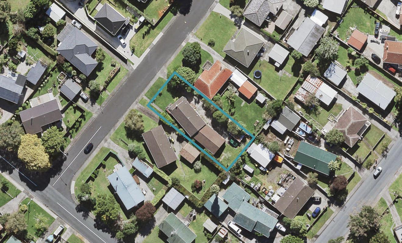 53 Thornlow Street, Glendene, Auckland - Carousel 1