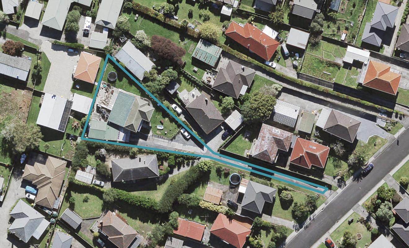 15 Essex Street, Te Atatu South, Auckland - Carousel 1