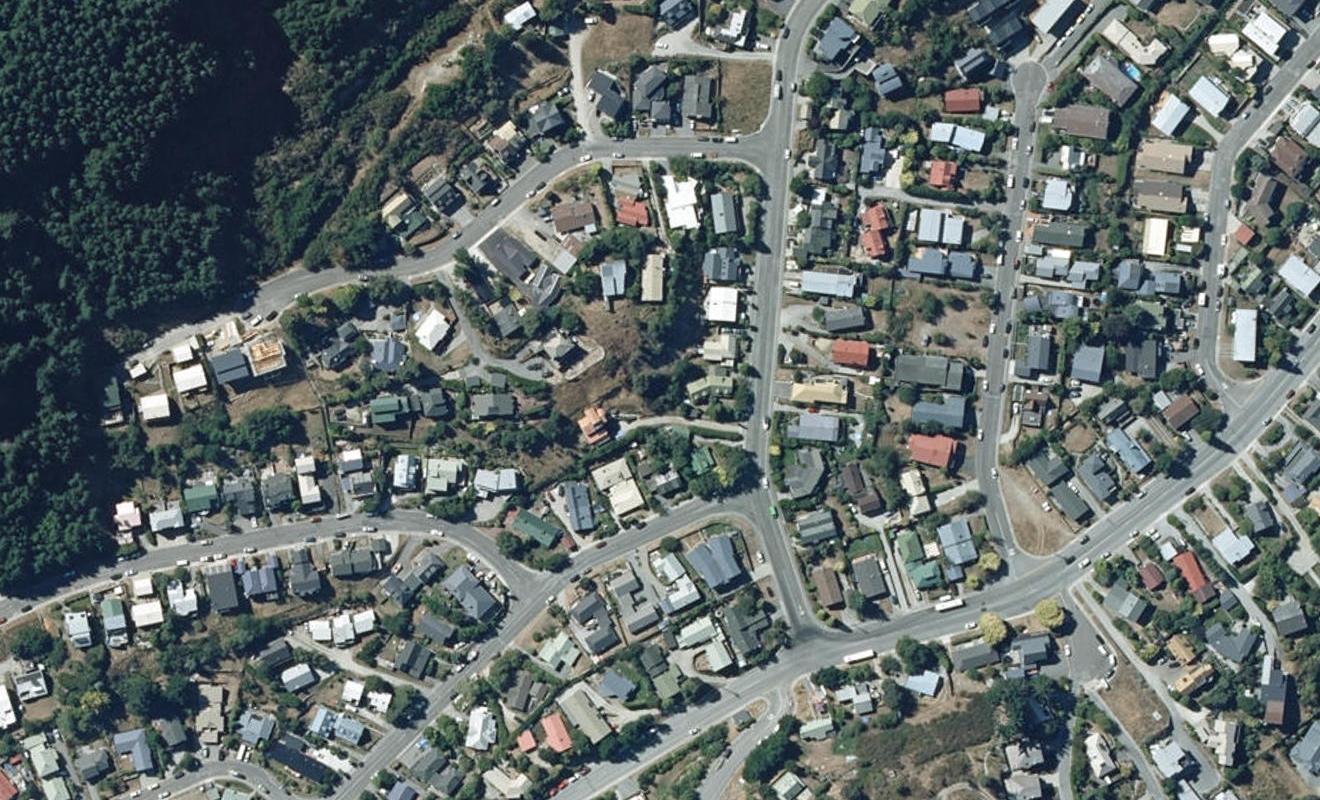 14 Greenstone Place, Fernhill, Queenstown - Carousel 1