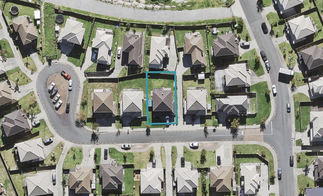 9 Merlot Way, Te Atatu South, Auckland - Carousel 1