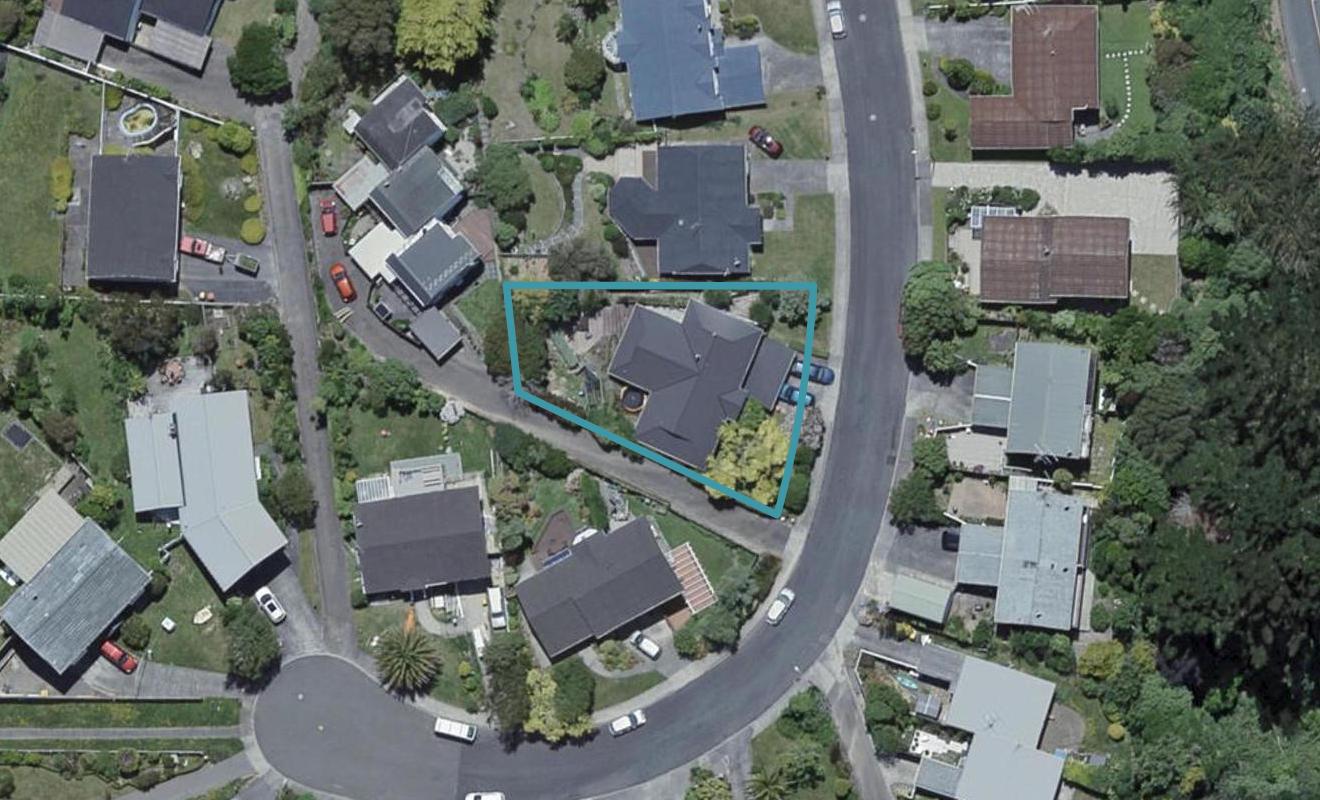 16 Caesars Place, Churton Park, Wellington - Carousel 1