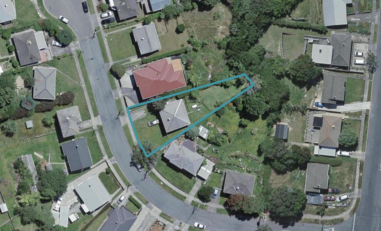 6 Greer Crescent, Tawa, Wellington - Carousel 1