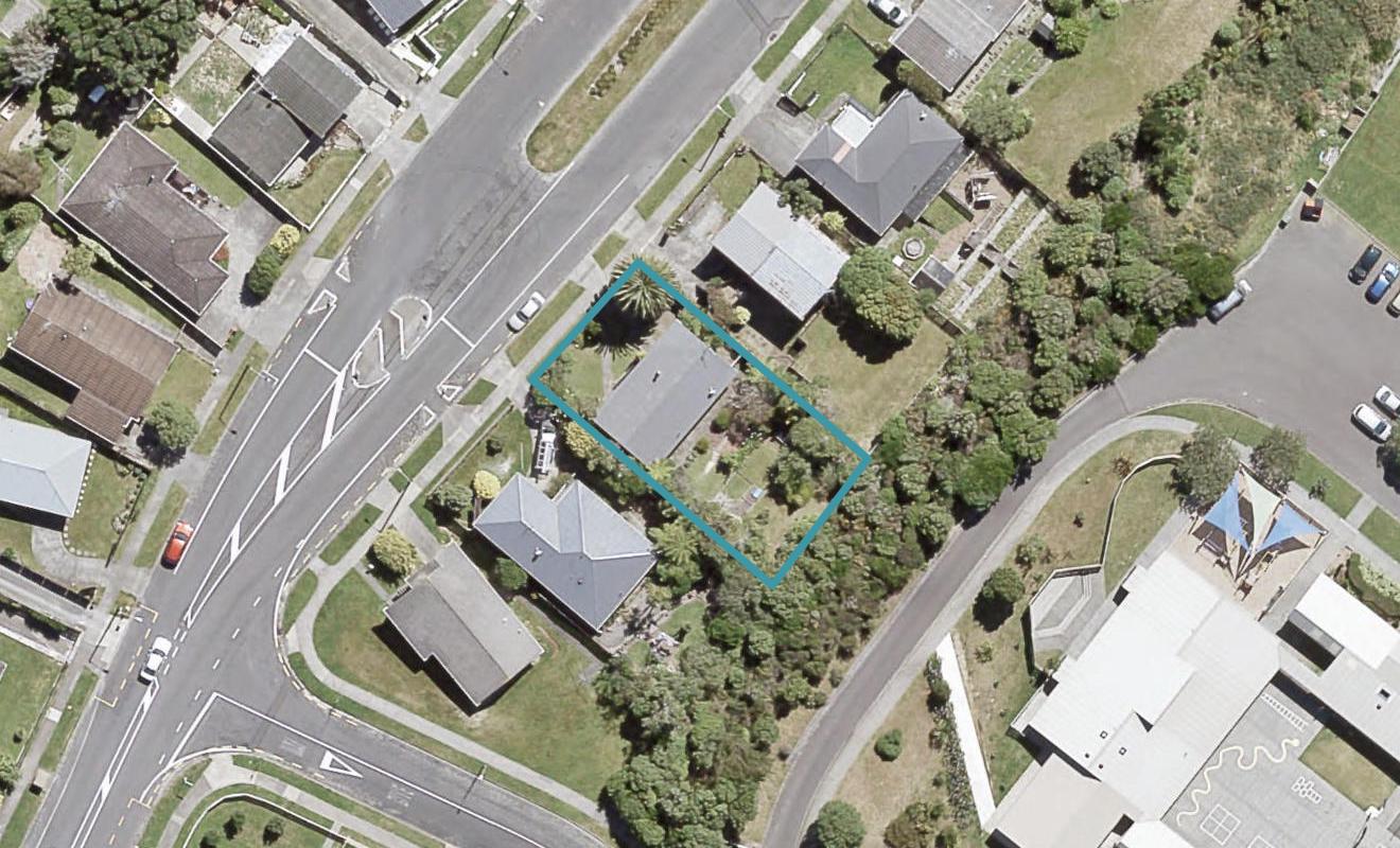 122 Major Drive, Kelson, Lower Hutt - Carousel 1