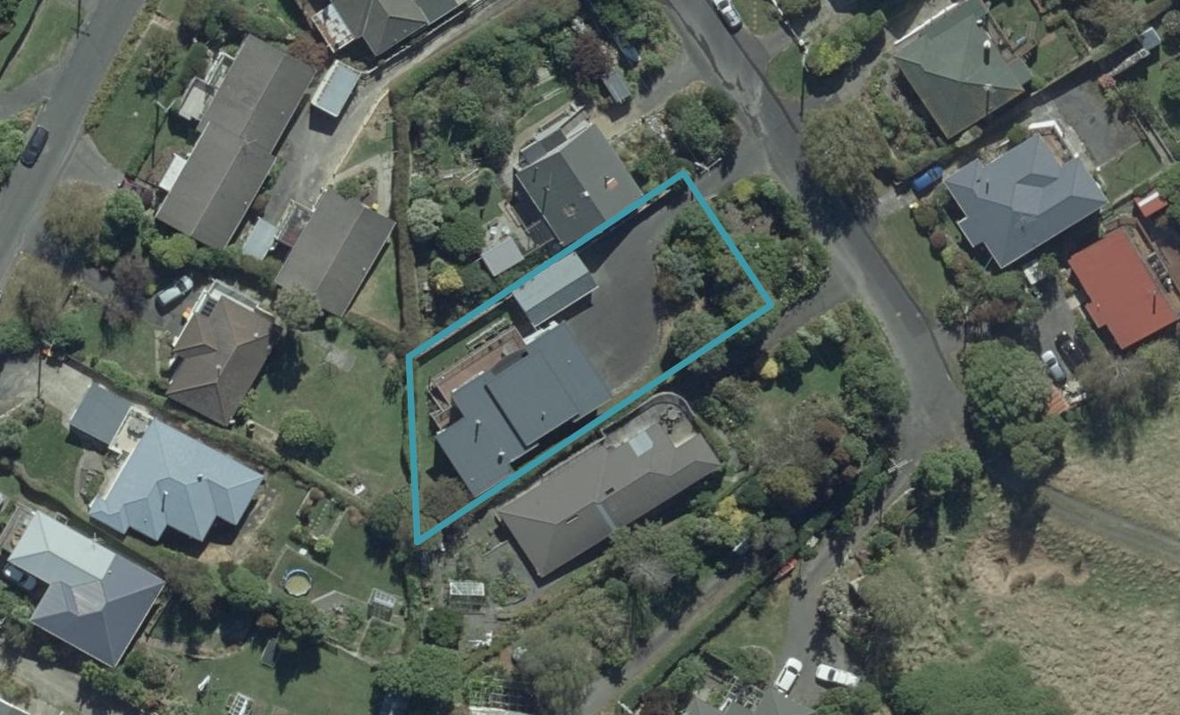 6 Featherston Street, Macandrew Bay, Dunedin - Carousel 1