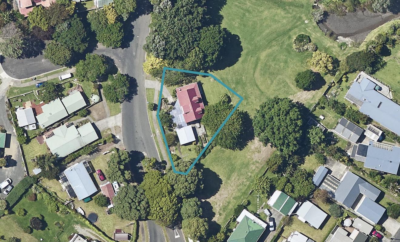 2 Pohutukawa Drive, Athenree, Waihi Beach - Carousel 1