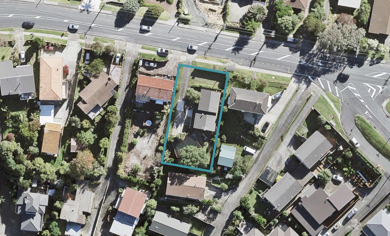 58 Carlisle Road, Browns Bay, Auckland - Carousel 1