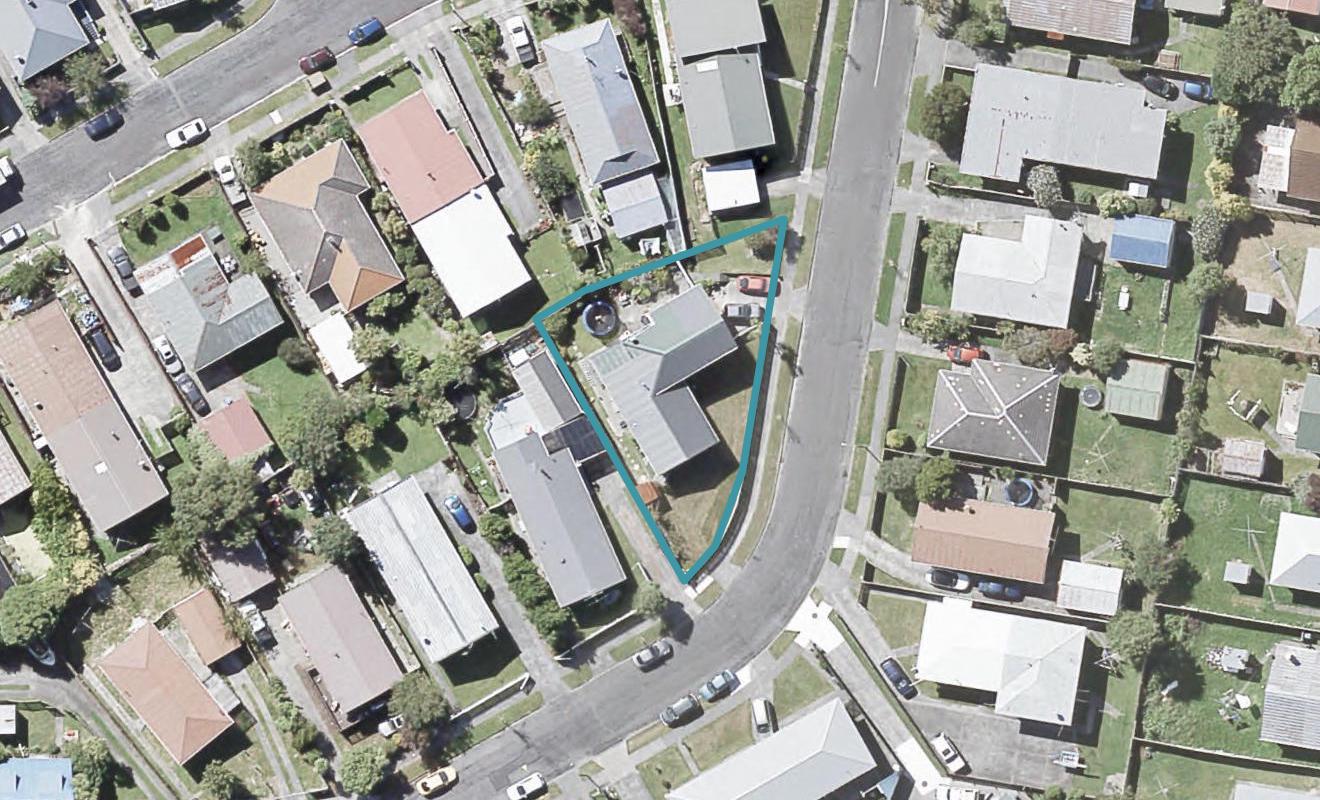 4 Kendal Grove, Wainuiomata, Lower Hutt - Carousel 1