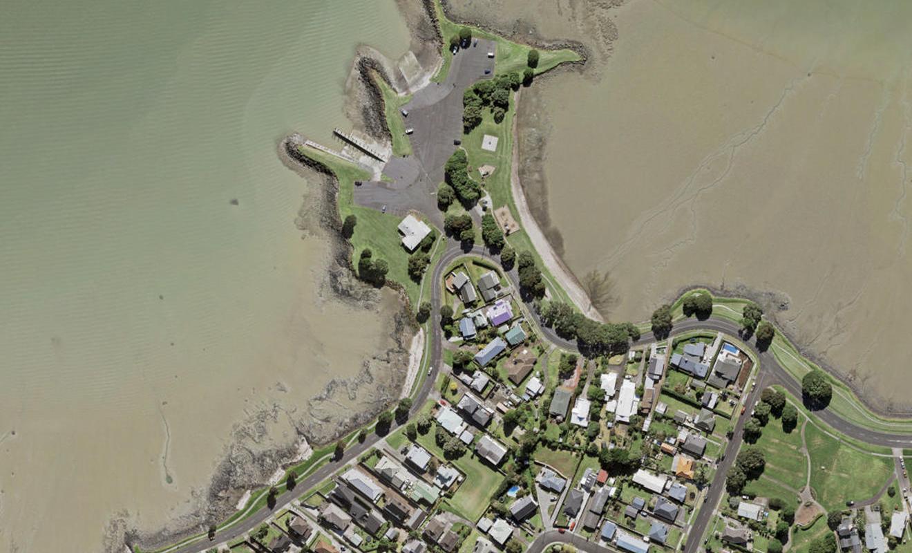 32A Kiwi Esplanade, Mangere Bridge, Auckland - Carousel 1
