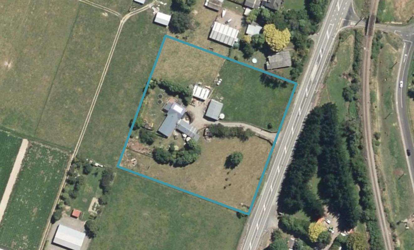 1122 State Highway 1, Manakau, Levin - Carousel 1