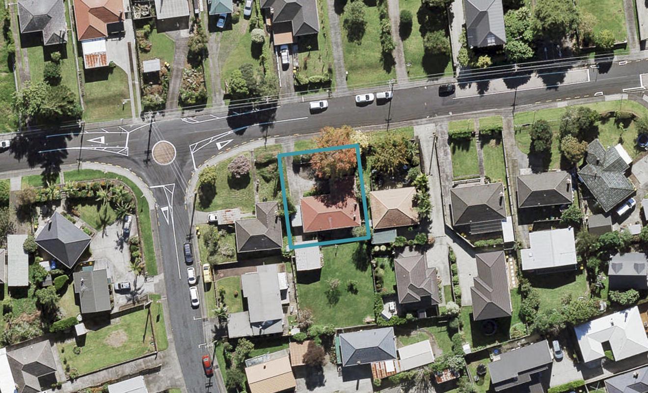 16A Toru Street, Te Atatu Peninsula, Auckland - Carousel 1