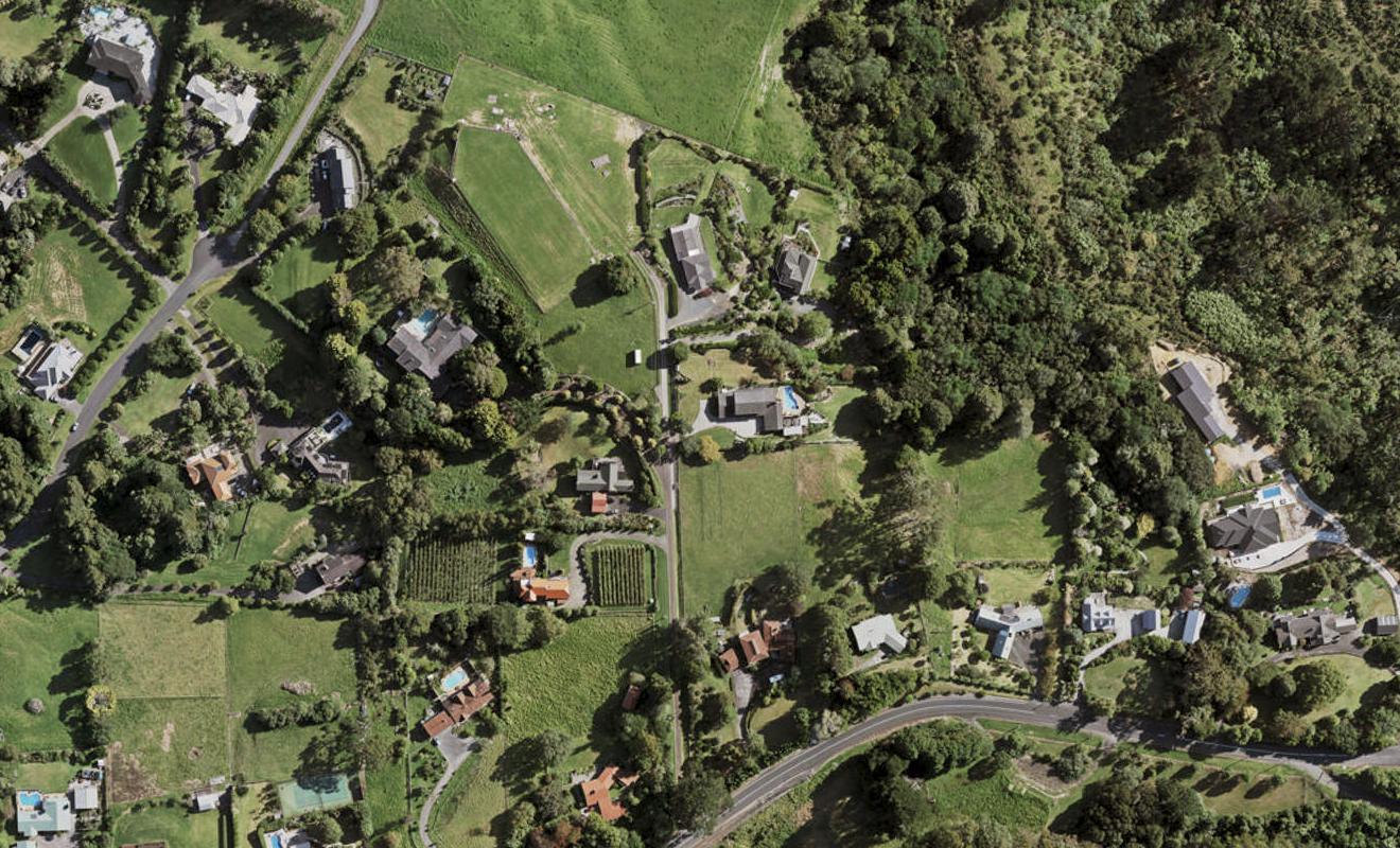 398 Redoubt Road, Totara Park, Auckland - Carousel 1