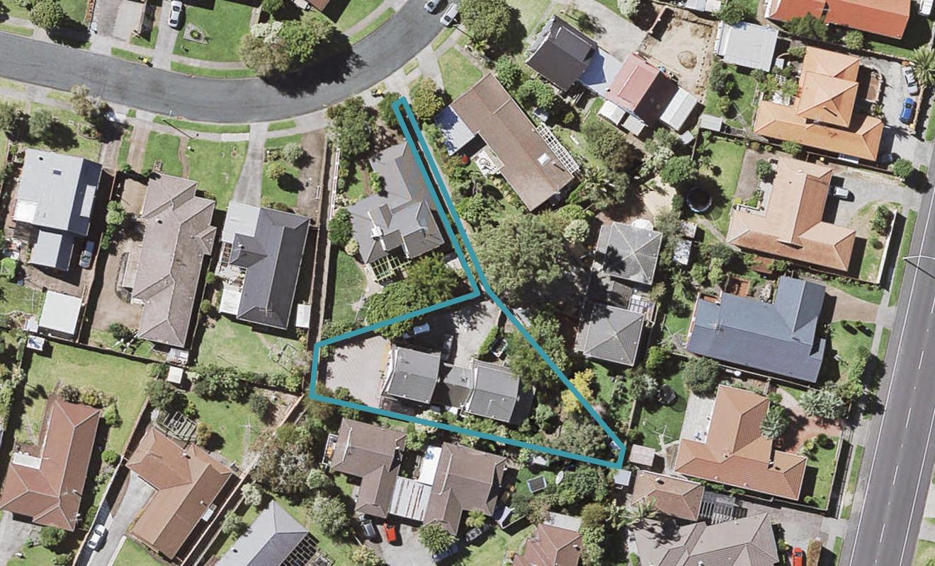 2/22 Cornelian Crescent, Half Moon Bay, Auckland - Carousel 1