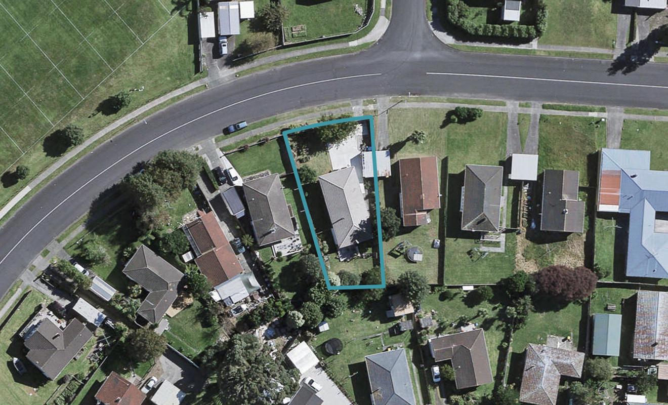 33 Hamilton Drive, Waiuku, Waiuku - Carousel 1