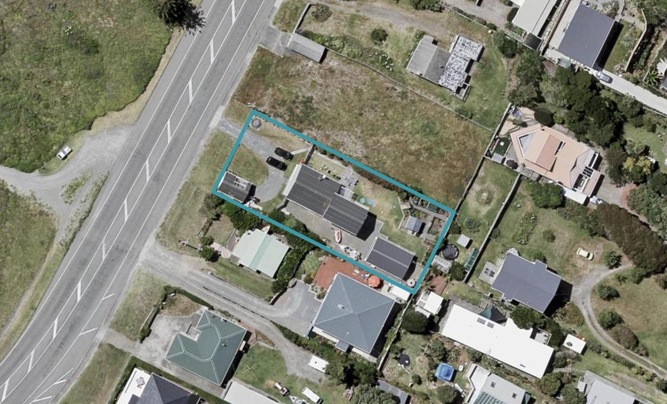 98 Marine Parade, Otaki Beach, Otaki - Carousel 1