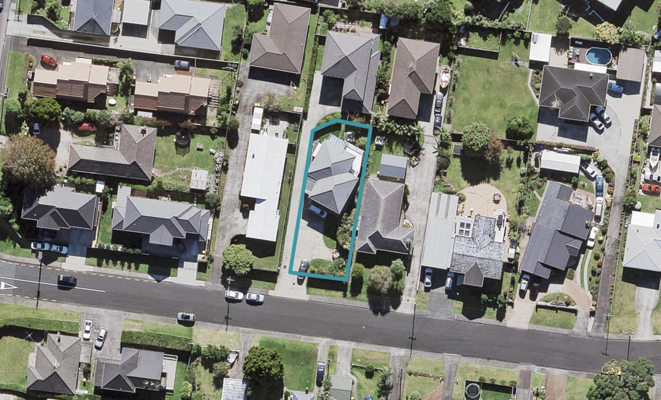 4 Kokiri Street, Te Atatu South, Auckland - Carousel 1