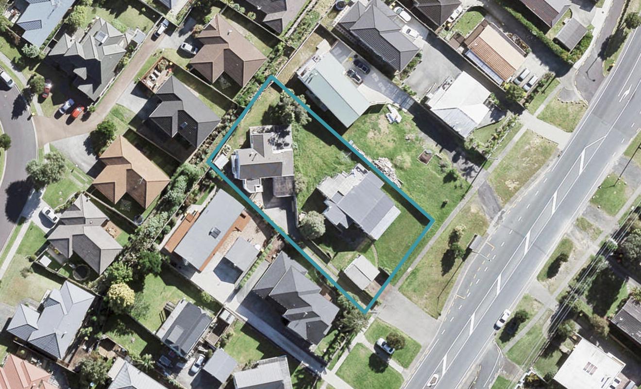 1/884 East Coast Road, Northcross, Auckland - Carousel 1