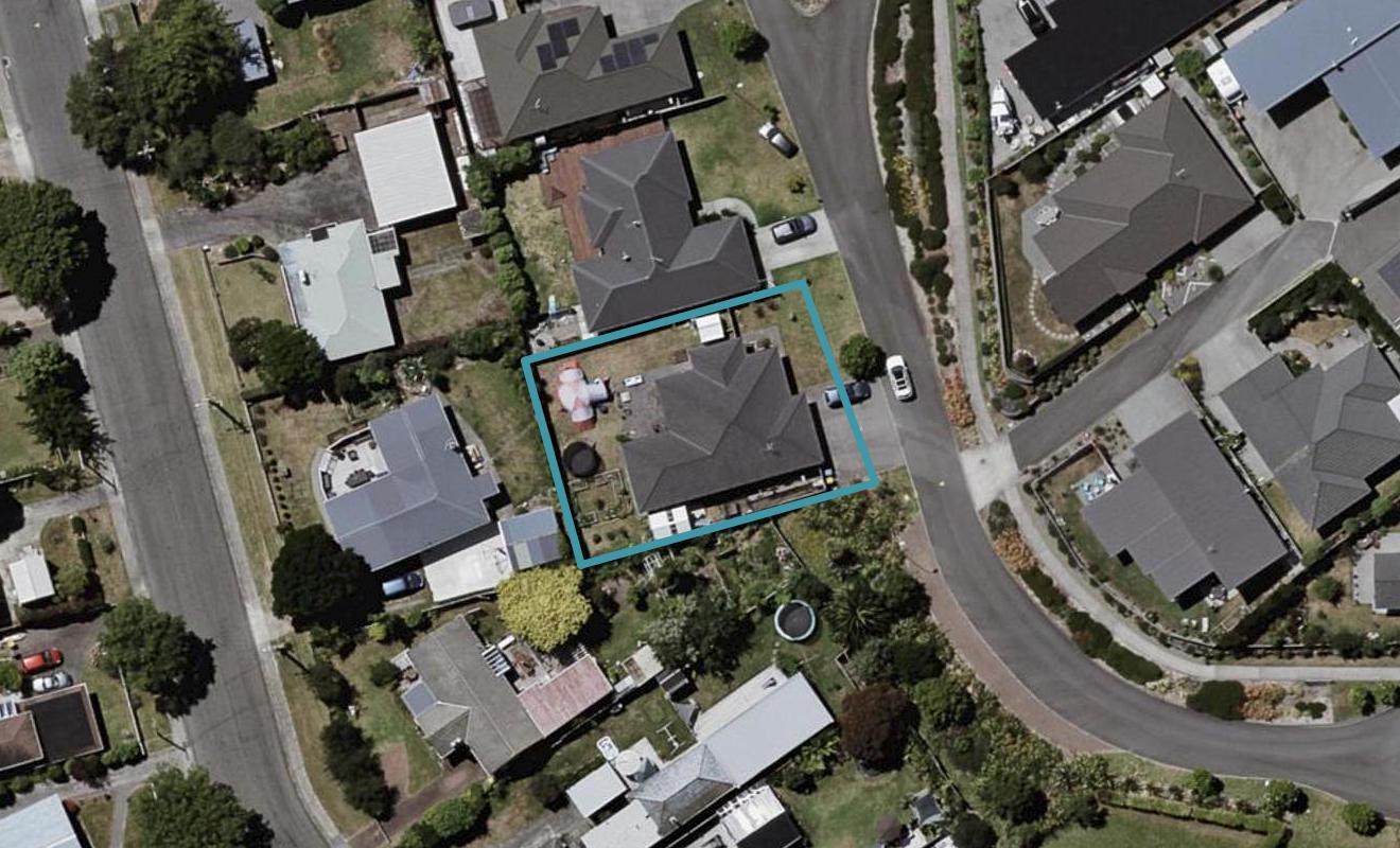 5 Simpson Crescent, Raumati Beach, Paraparaumu - Carousel 1