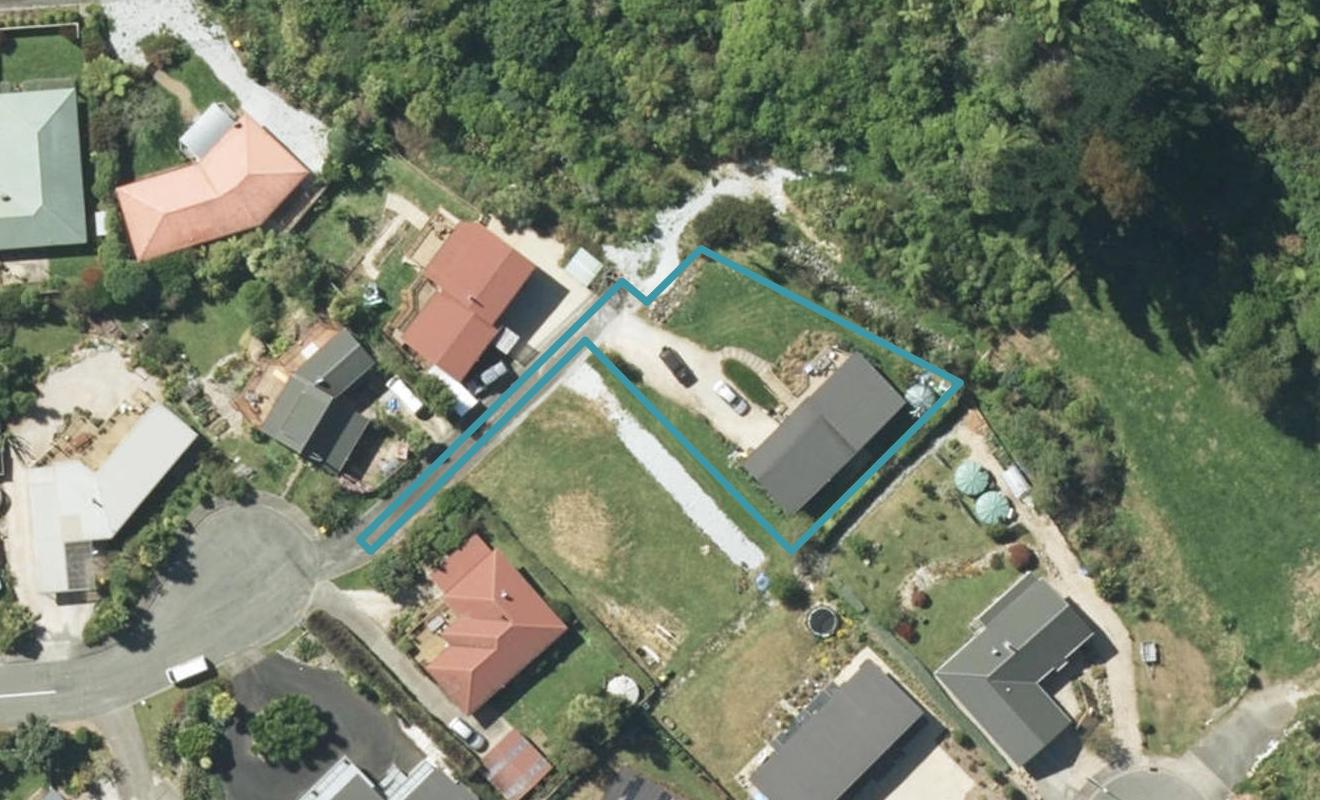 10 Kowhatu Grove, Takaka - Carousel 1