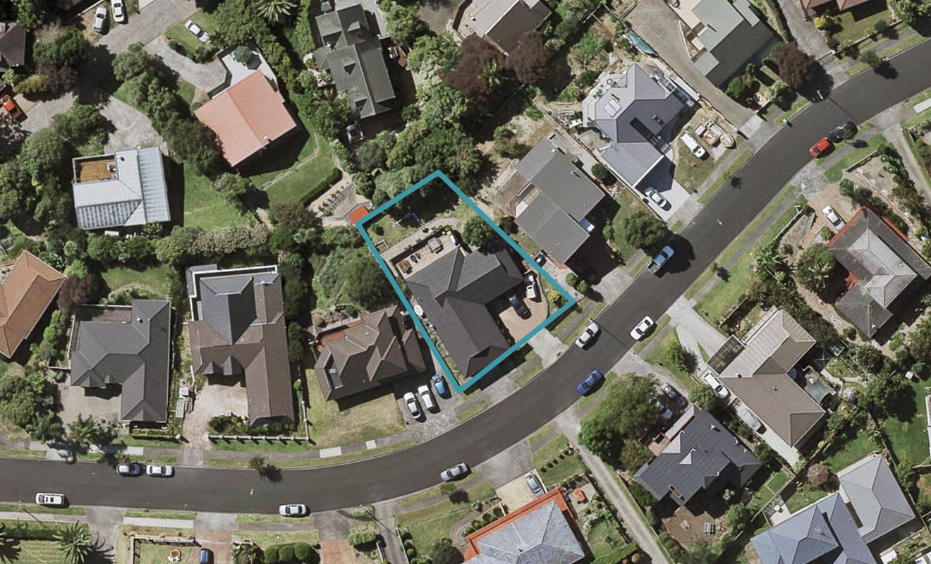 13 Ewhurst Place, Goodwood Heights, Auckland - Carousel 1