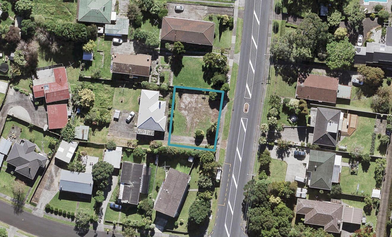 86 Te Atatu Road, Te Atatu South, Auckland - Carousel 1