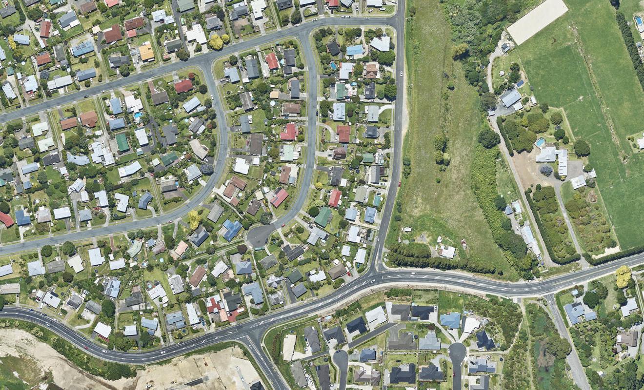 16 Flinders Place, Welcome Bay, Tauranga - Carousel 1