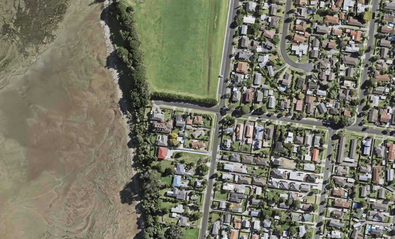 54B Waimai Avenue, Weymouth, Auckland - Carousel 1