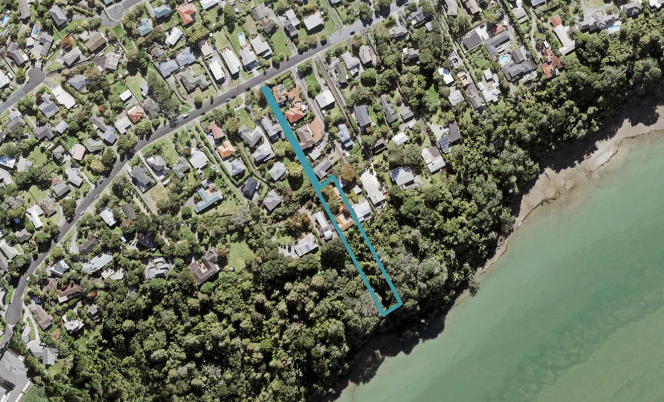 150 Cliff View Drive, Green Bay, Auckland - Carousel 1