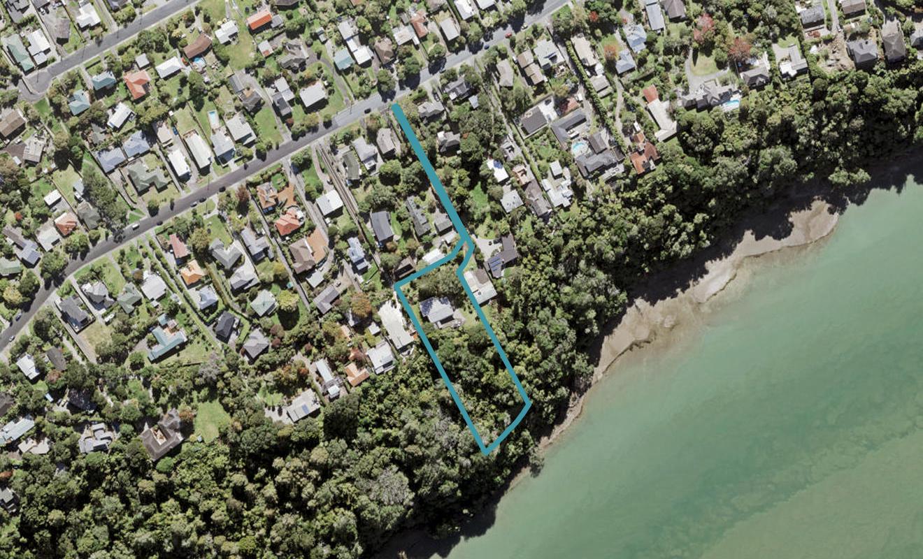 128 Cliff View Drive, Green Bay, Auckland - Carousel 1