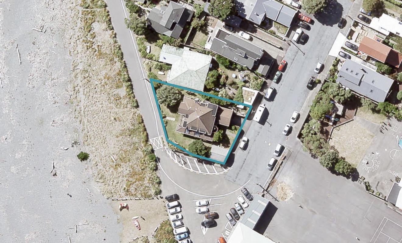 46 Tuatoru Street, Eastbourne, Lower Hutt - Carousel 1