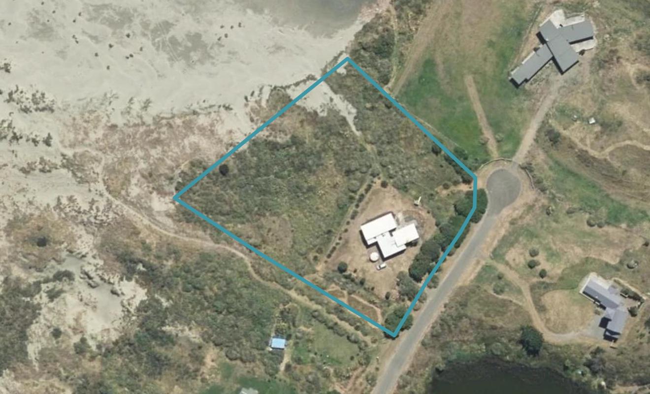 6 Reay MacKay Grove, Waikawa Beach, Manakau - Carousel 1