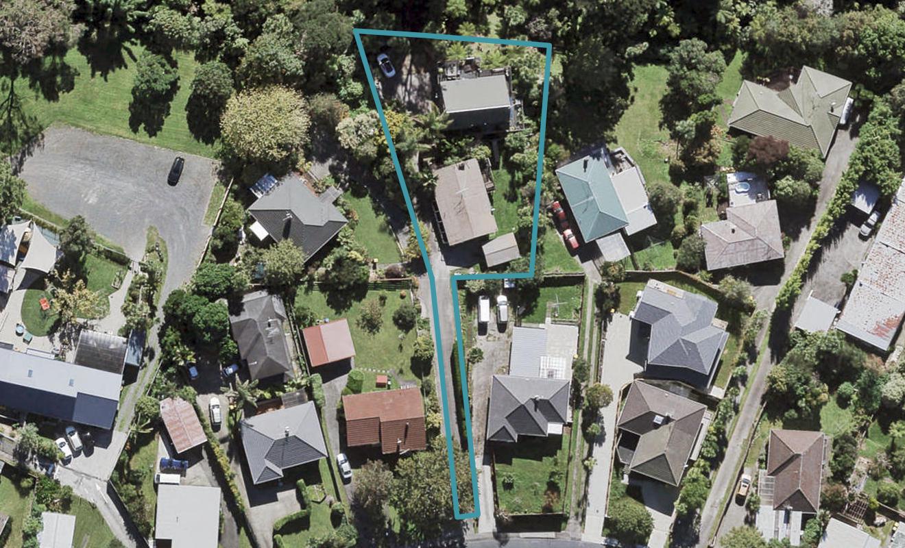 76 Divich Avenue, Te Atatu South, Auckland - Carousel 1