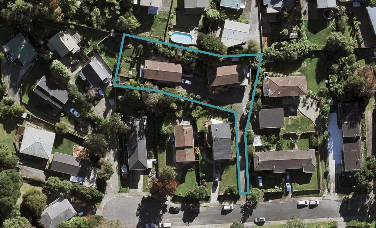 2/11 Jenanne Place, Totara Vale, Auckland - Carousel 1
