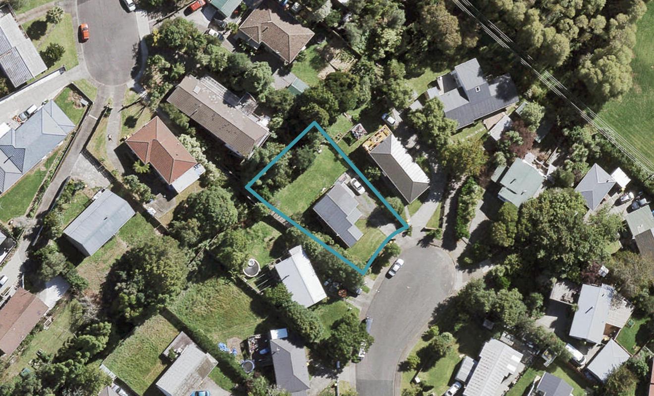 24 Imperial Place, Henderson, Auckland - Carousel 1