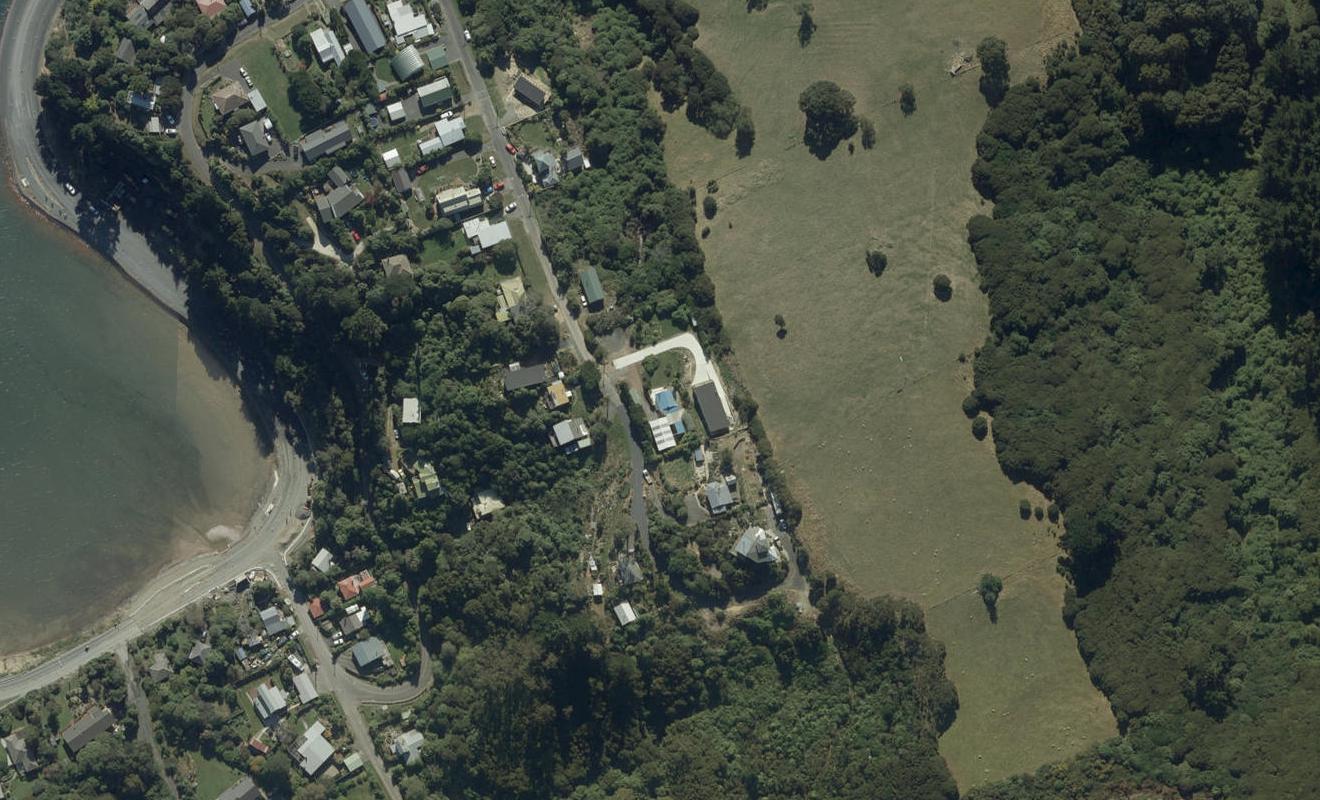 69 Oxley Crescent, Broad Bay, Dunedin - Carousel 1